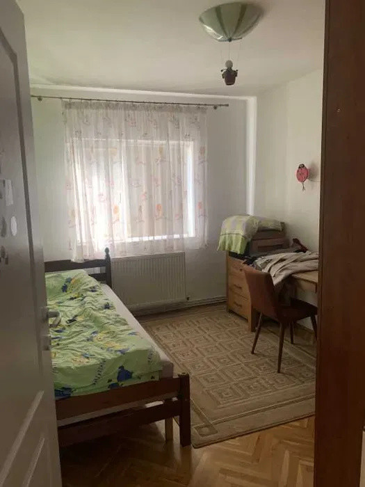 Apartament 4 camere ,90mp, zona Zorilor 