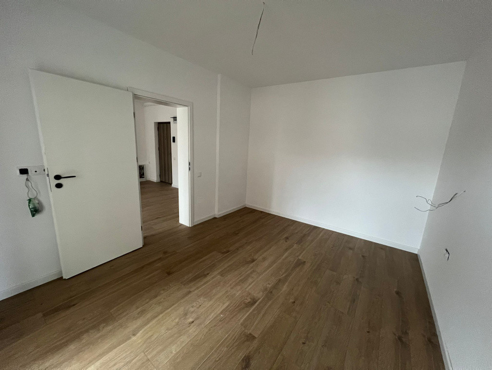 Apartament cu 3 camere, 60 mp,terasa, zona  Porii