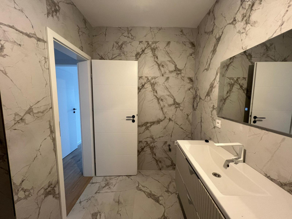 Apartament cu 3 camere, 60 mp,terasa, zona  Porii