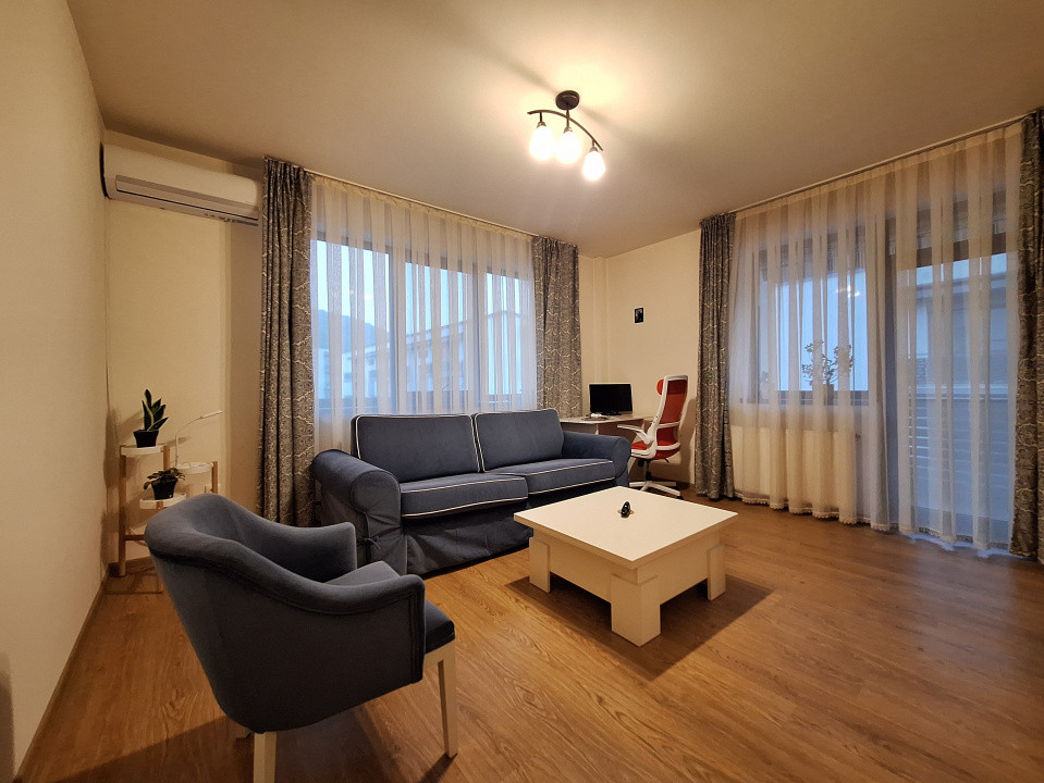 Apartament cu 2 camere, decomandat, balcon, zona Parcului Poligon