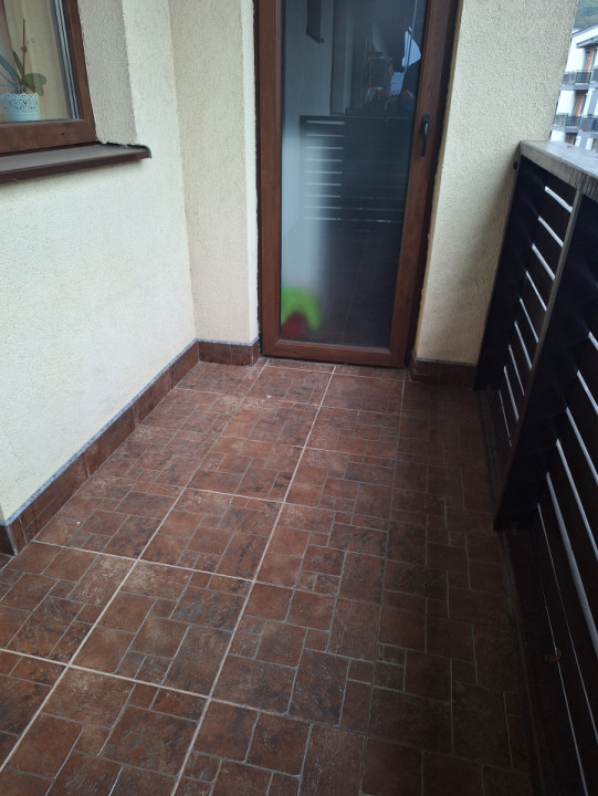 Apartament cu 2 camere, decomandat, balcon, zona Parcului Poligon