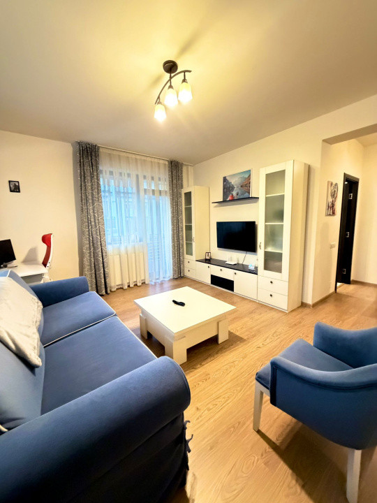 Apartament cu 2 camere, decomandat, balcon, zona Parcului Poligon