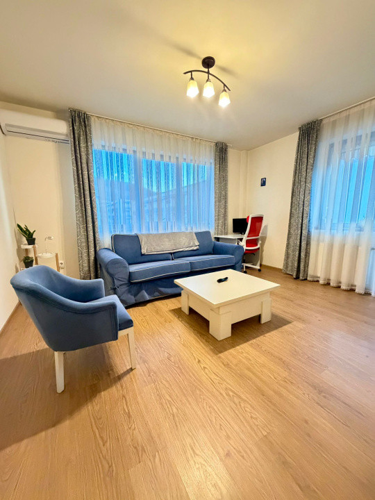Apartament cu 2 camere, decomandat, balcon, zona Parcului Poligon
