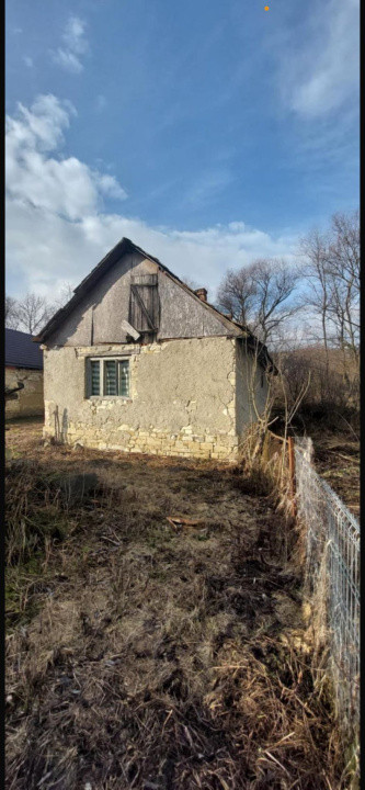 Casa demolabila Faureni, 2600 mp teren 