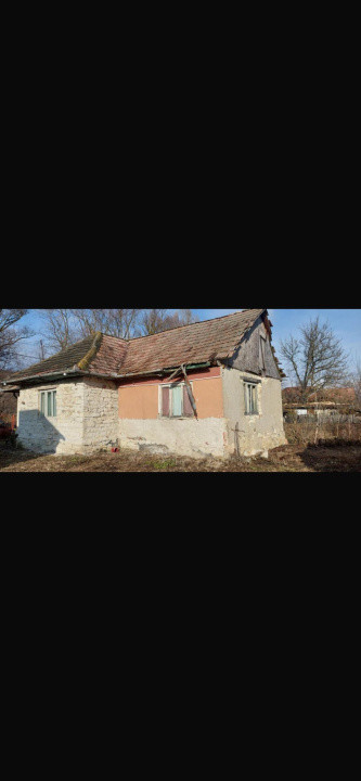 Casa demolabila Faureni, 2600 mp teren 