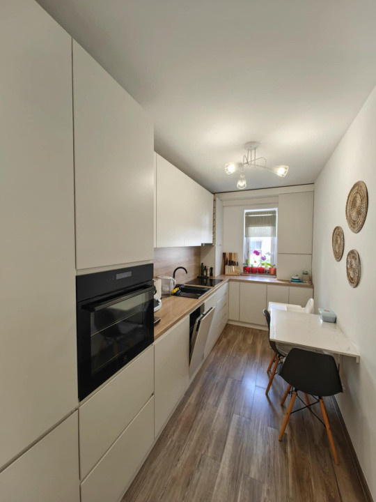 apartament cu 2 camere decomandare+dressing si parcare,zona Abatorului