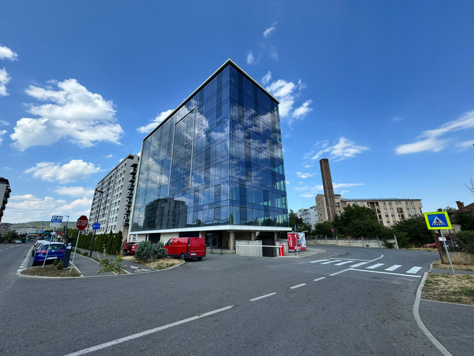 Apartament modern cu 3 camere, balcon cu vedere la Someș, bloc nou