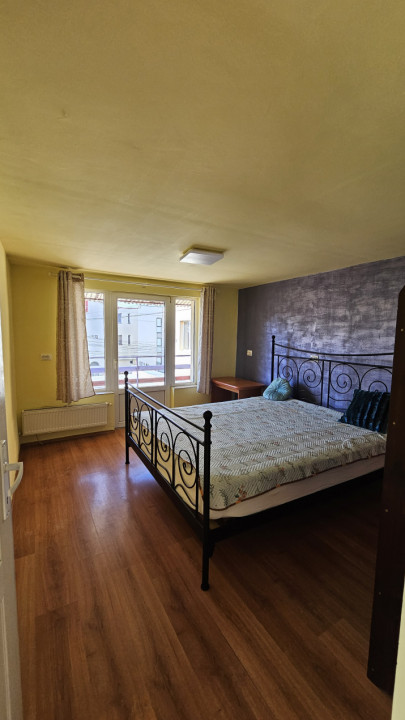 Oferta, casa cu 4 camere, 100mp, curte, langa UMF 