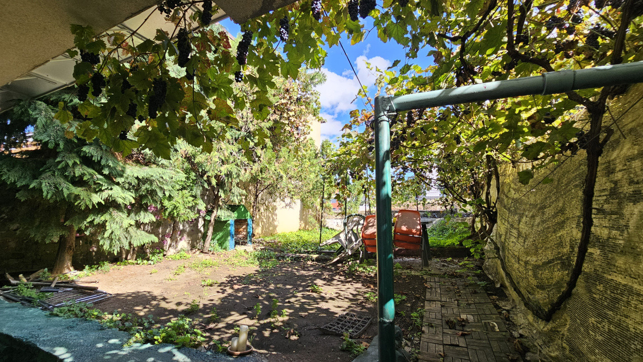 Oferta, casa cu 4 camere, 100mp, curte, langa UMF 