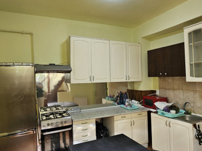 Oferta, casa cu 4 camere, 100mp, curte, langa UMF 