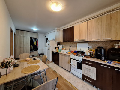 Apartament cu o camera, 38 mp, balcon, zona Florilor