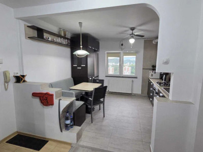  Apartment cu 3 camere,80mp, Zona Manastur