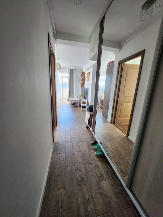 Apartament cu 3 camere 2 parcari, priveliste frumoasa, zona Terra