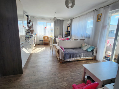 Apartament cu 3 camere 2 parcari, priveliste frumoasa, zona Terra