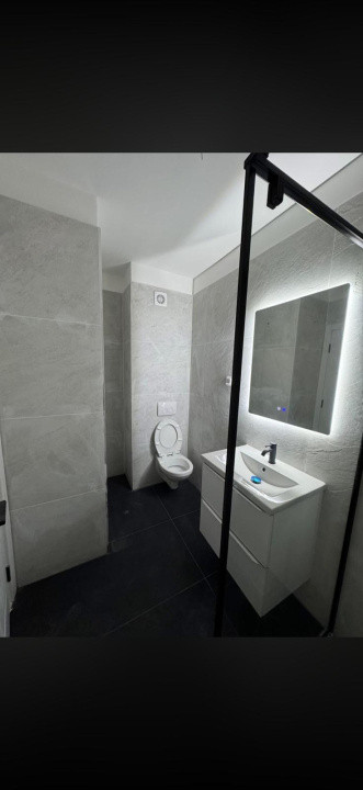 apartament semifinisat cu  2camere,etaj intermediar,parcare,zona Eroilor