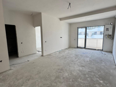 apartament semifinisat cu  2camere,etaj intermediar,parcare,zona Eroilor