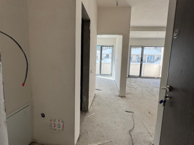 apartament cu 2 camere,balcon si parcare, zona Eroilor