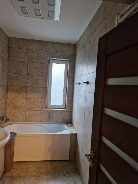 Apartament cu 2 camere, 40 mp, gradina, parcare, zona Florilor