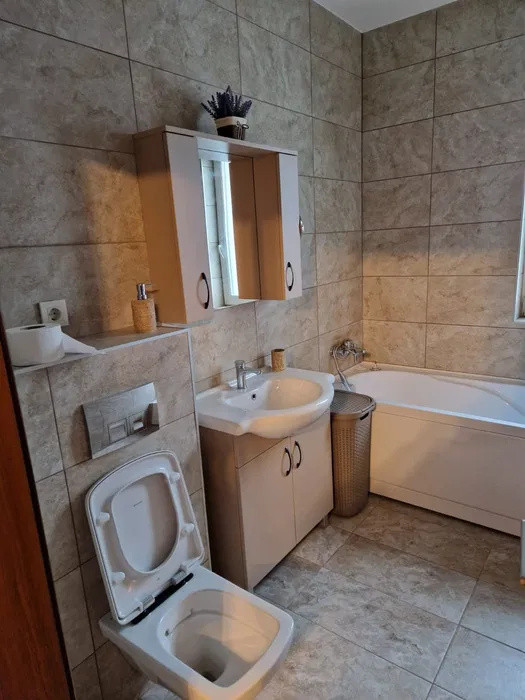 Apartament cu 2 camere, 40 mp, gradina, parcare, zona Florilor
