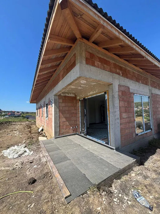 Casă individuală, 170 mp, pe un singur nivel, 300 mp curte, zona Profi Chinteni