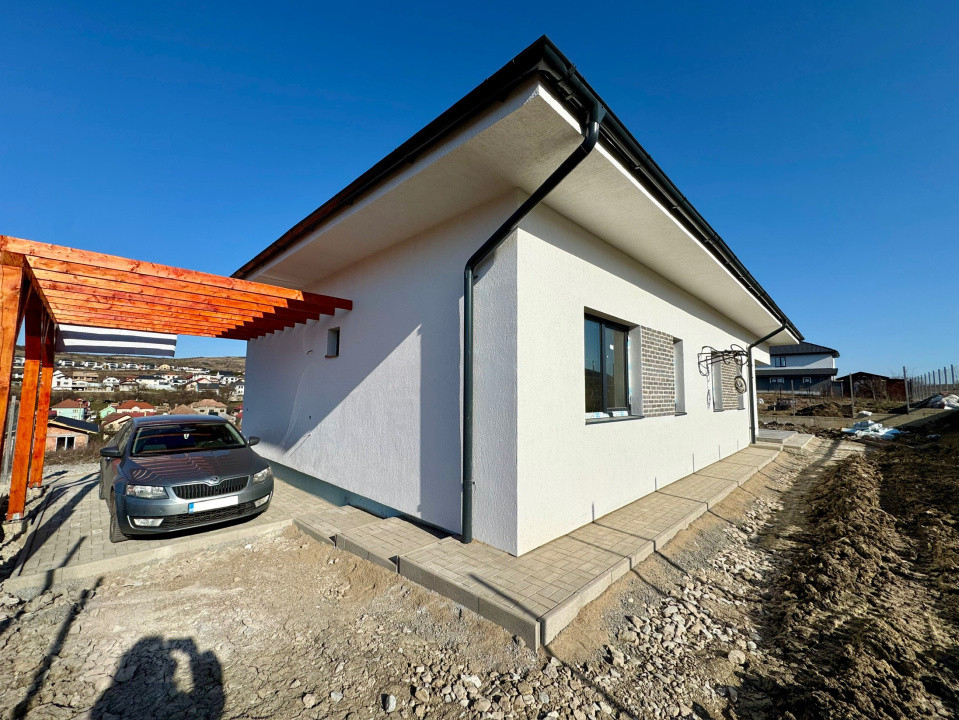 Casă individuală, 170 mp, pe un singur nivel, 300 mp curte, intrare Chinteni