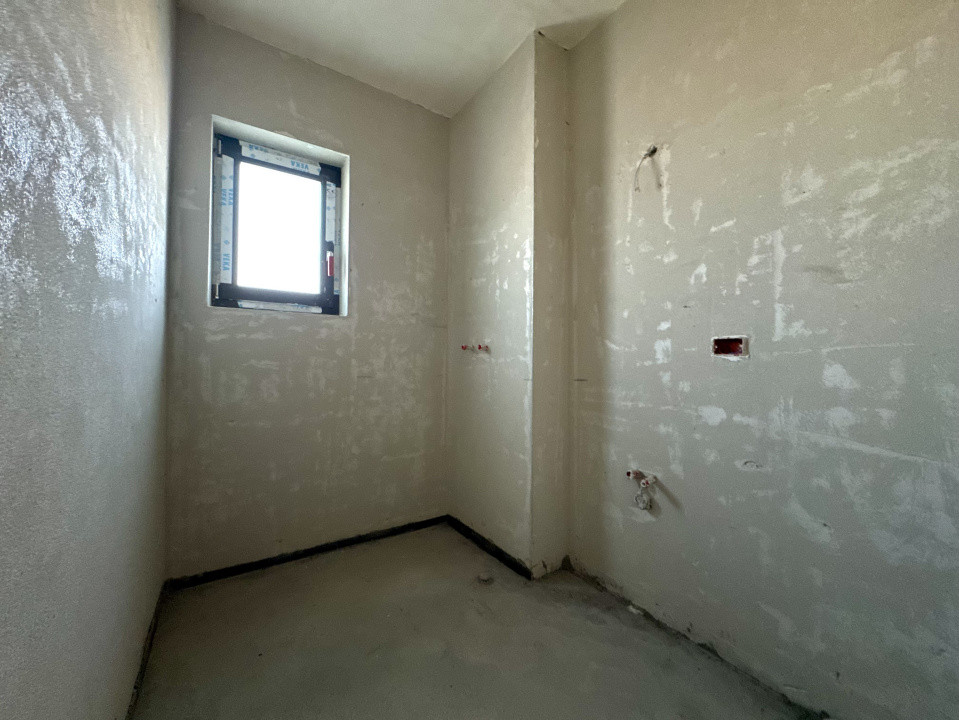 Casă individuală, 170 mp, pe un singur nivel, 300 mp curte, intrare Chinteni