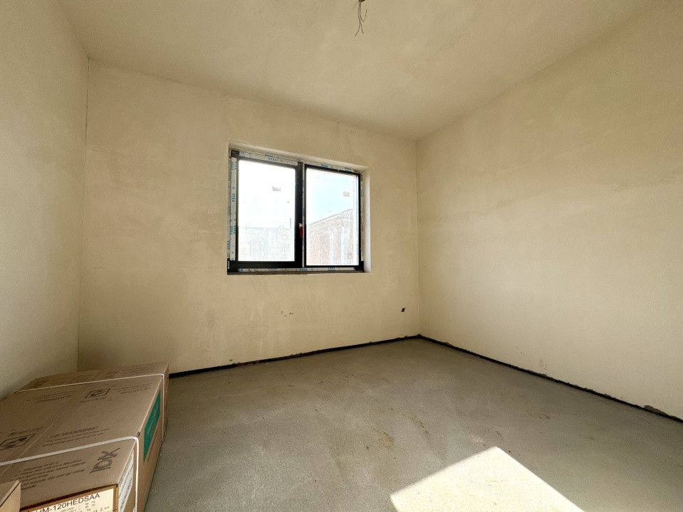 Casă individuală, 170 mp, pe un singur nivel, 300 mp curte, intrare Chinteni