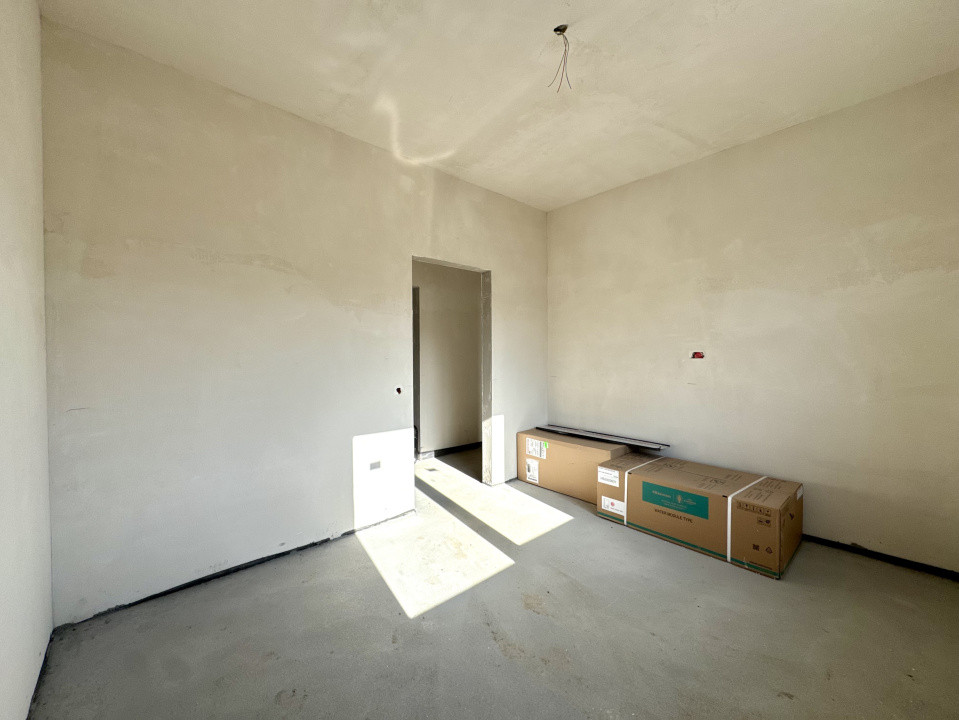 Casă individuală, 170 mp, pe un singur nivel, 300 mp curte, intrare Chinteni