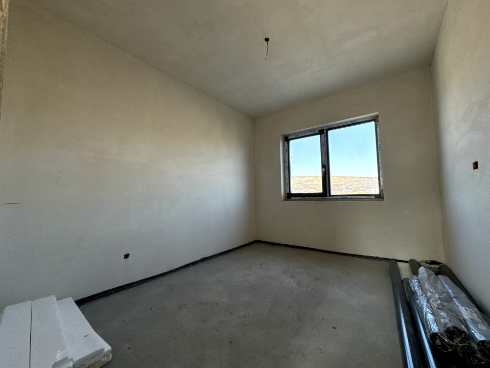 Casă individuală, 170 mp, pe un singur nivel, 300 mp curte, intrare Chinteni