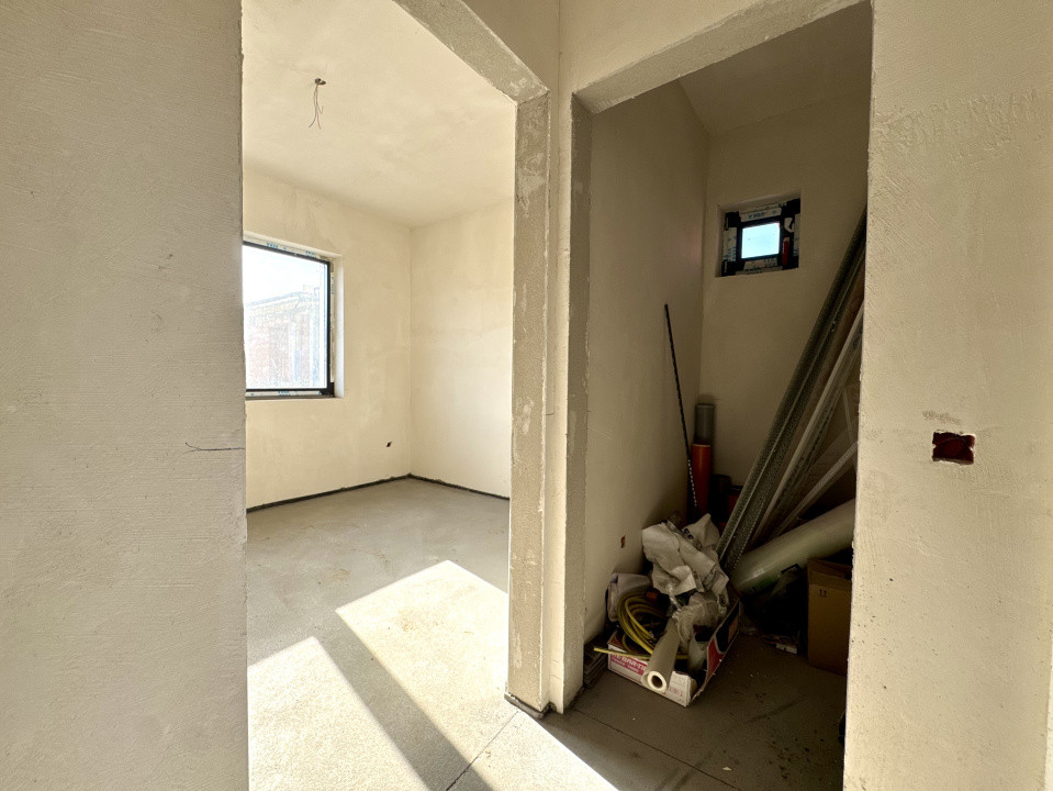 Casă individuală, 170 mp, pe un singur nivel, 300 mp curte, intrare Chinteni