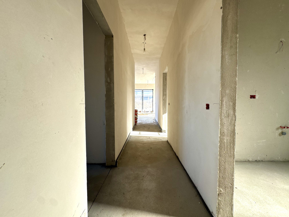 Casă individuală, 170 mp, pe un singur nivel, 300 mp curte, intrare Chinteni