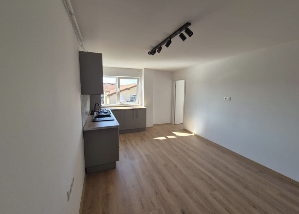 Apartament 3 camere , semidecomandat, 50 mp , zona Tineretului 