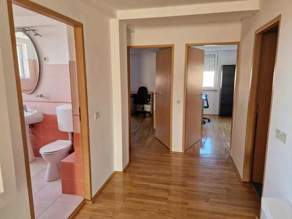 Apartament cu 3 camere,100mp,Zona Zorilor