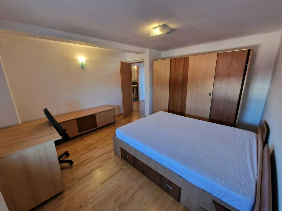 Apartament cu 3 camere,100mp,Zona Zorilor