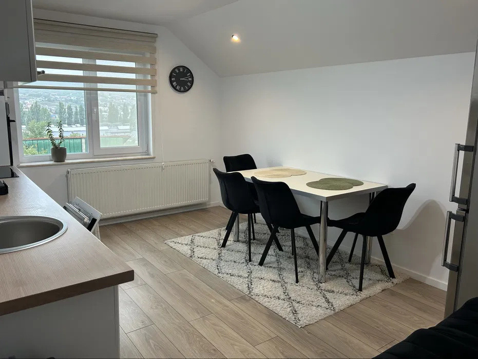 Apartament 3 camere la casa Gruia