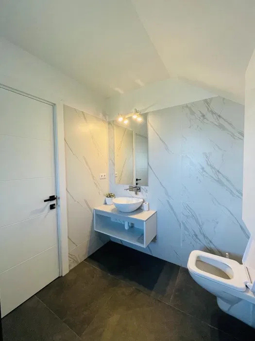 Apartament 3 camere la casa Gruia