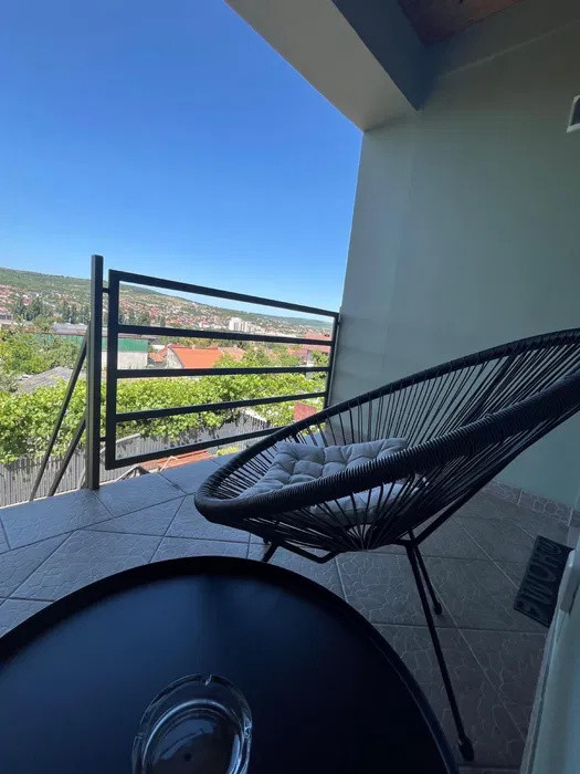 Apartament 3 camere la casa Gruia