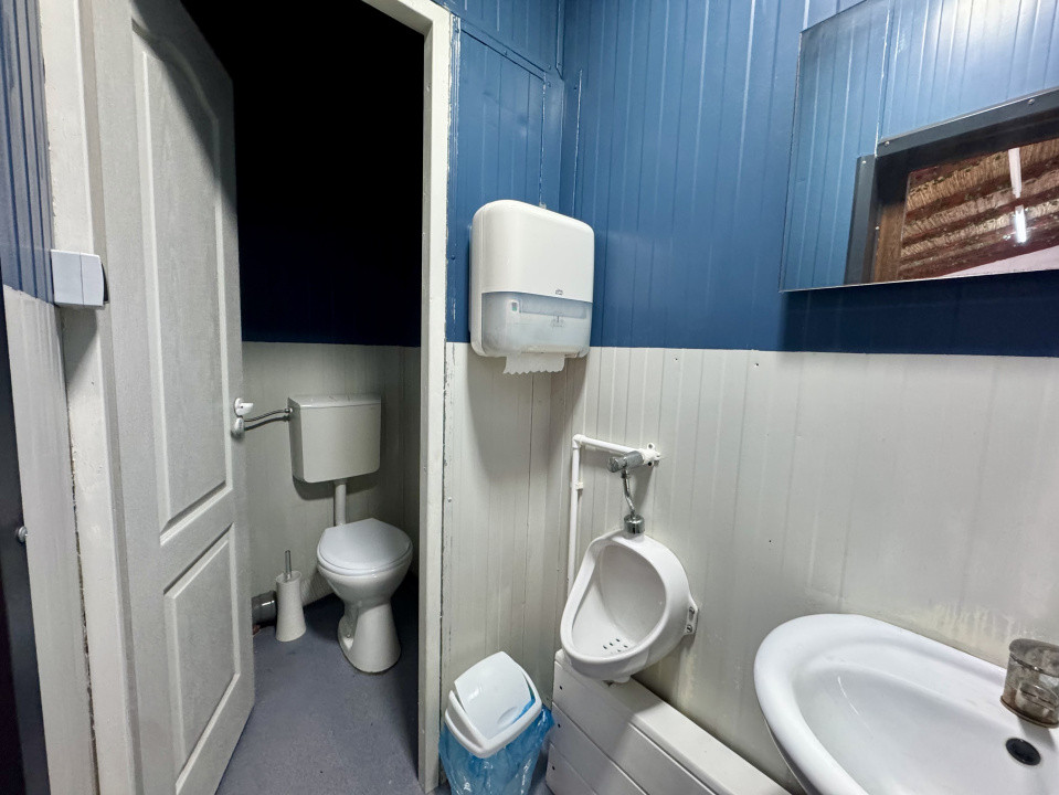 Spatiu autorizat pentru alimentatie publica, 74 mp, terasa, zona Piata 1 Mai