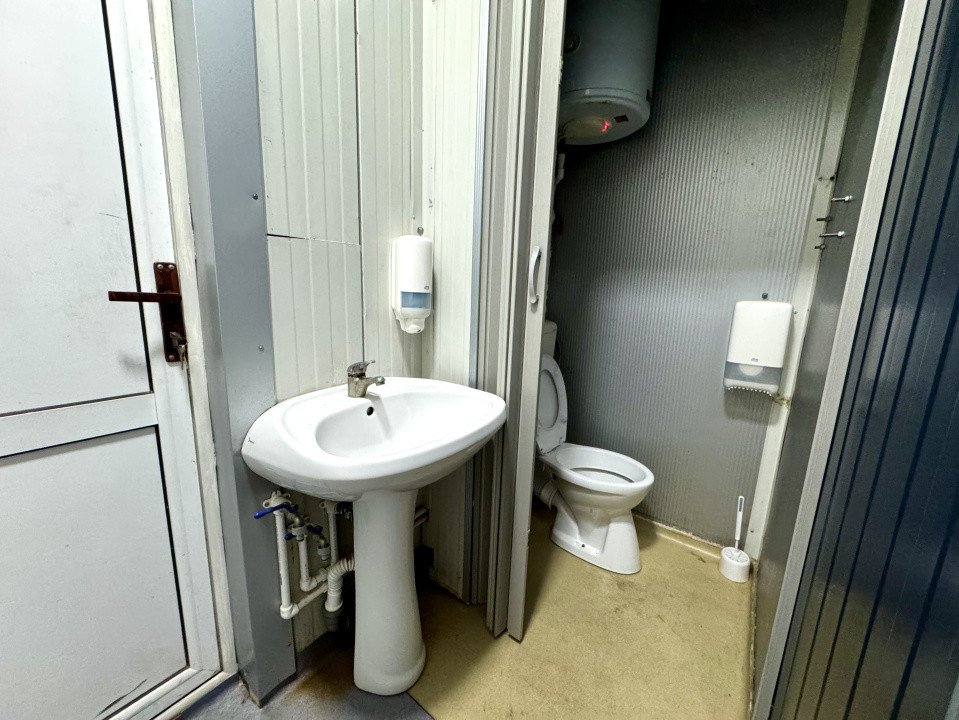 Spatiu autorizat pentru alimentatie publica, 74 mp, terasa, zona Piata 1 Mai