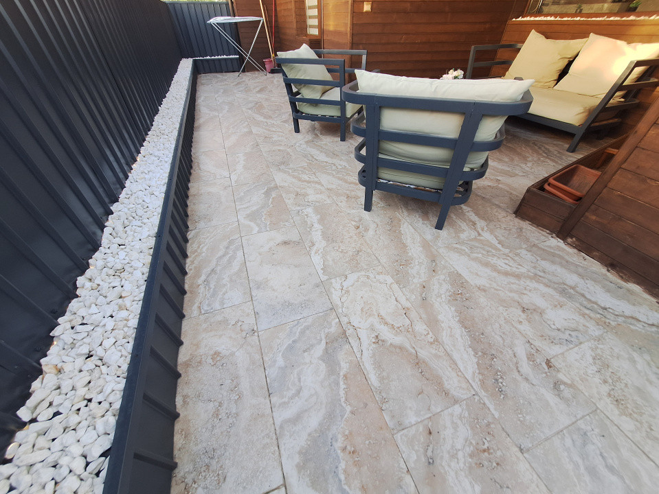 Apartament cu 3 camere, 63 mp, terasa, parcare, zona Sub Cetate