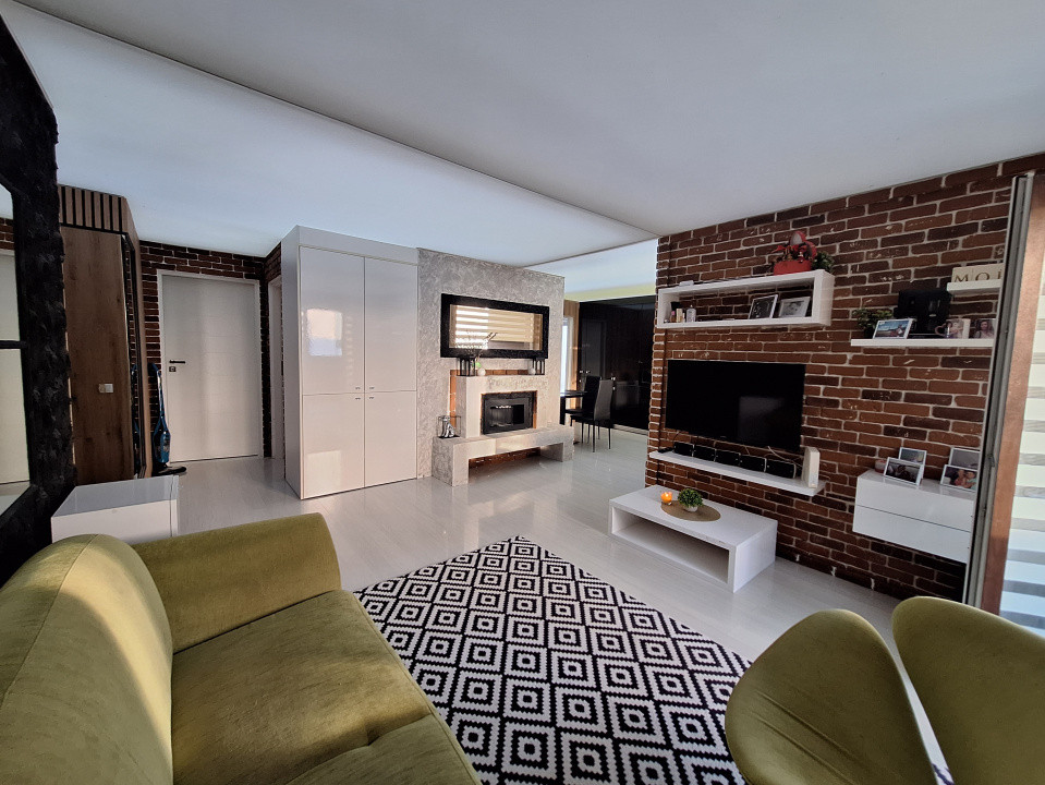 Apartament cu 3 camere, 63 mp, terasa, parcare, zona Sub Cetate