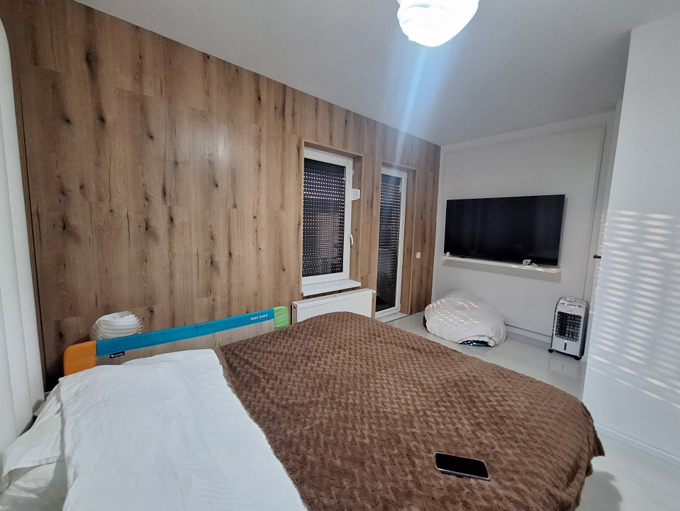 Apartament cu 3 camere, 63 mp, terasa, parcare, zona Sub Cetate