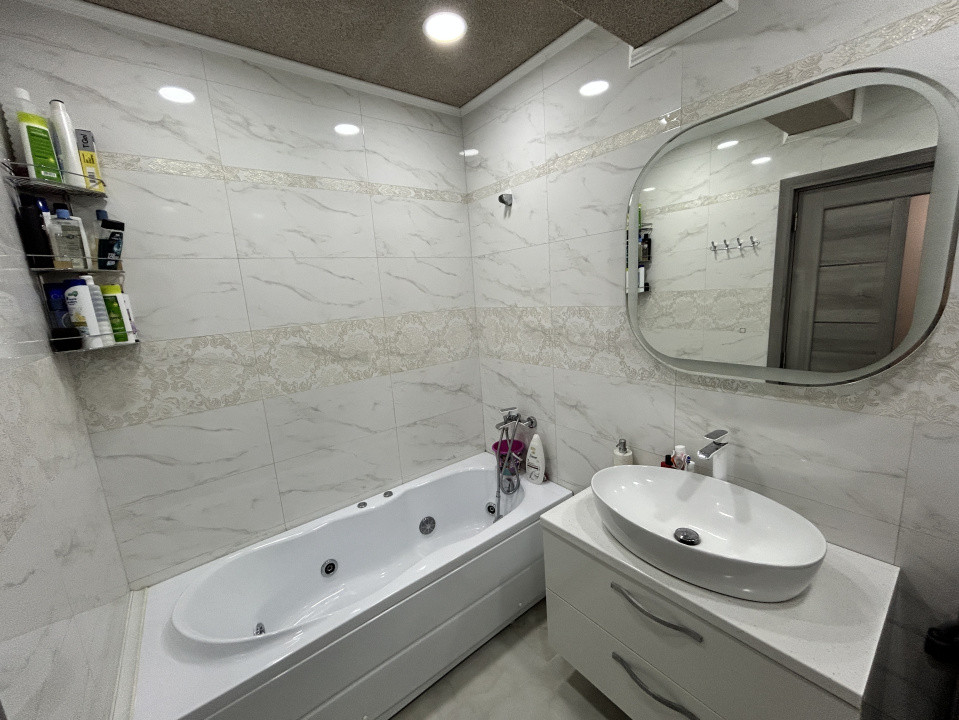 Apartament cu 3 camere lux 61mp zona Terra