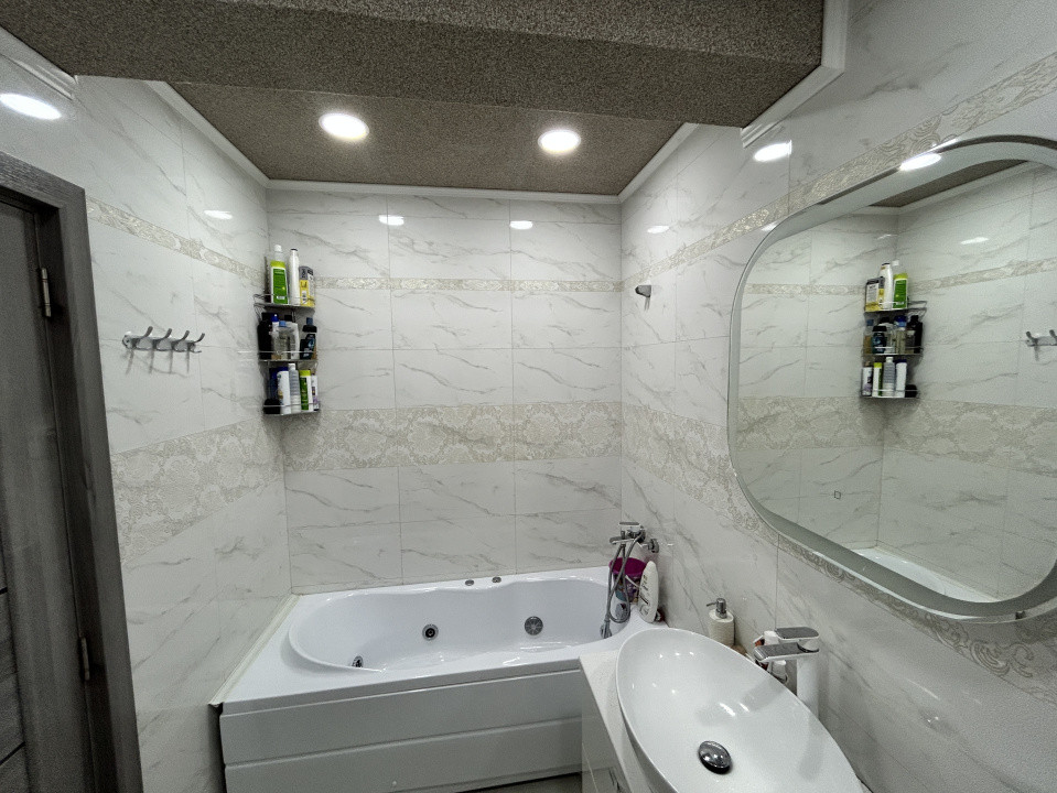 Apartament cu 3 camere lux 61mp zona Terra