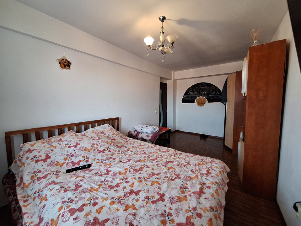 Apartament cu 5 camere, parcare, zona Muzeul Apei