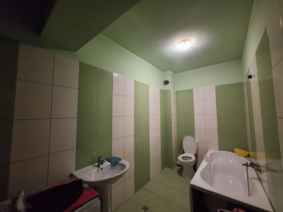 Apartament cu 5 camere, parcare, zona Muzeul Apei
