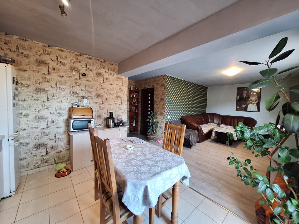 Apartament cu 5 camere, parcare, zona Muzeul Apei