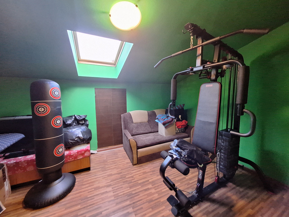 Apartament cu 5 camere, parcare, zona Muzeul Apei