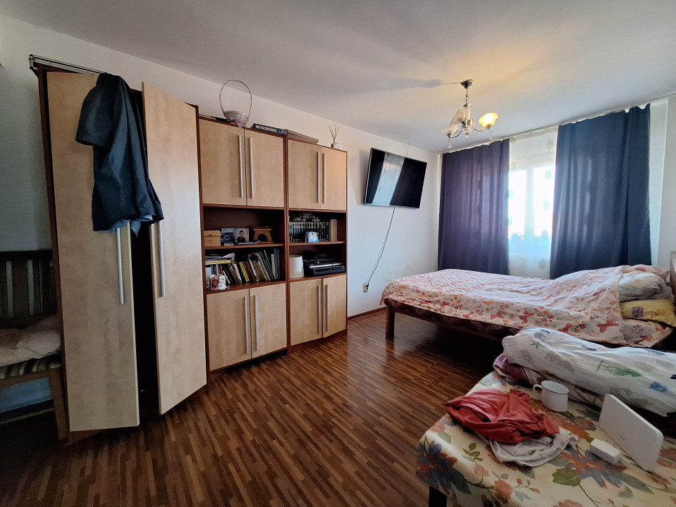 Apartament cu 5 camere, parcare, zona Muzeul Apei