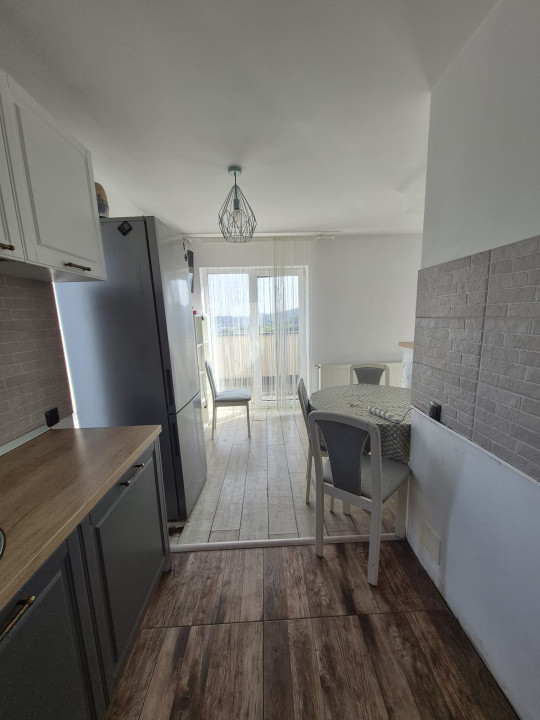 apartament cu 2 camere,terasa de 30 mp,etaj intermediar,zona Vivo